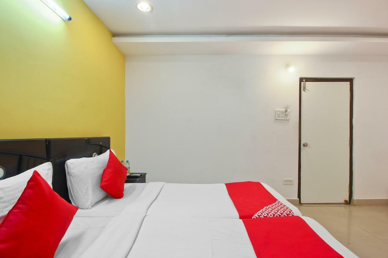 Oyo Flagship 463 Banjara Hills Hotel Hyderabad Exterior photo
